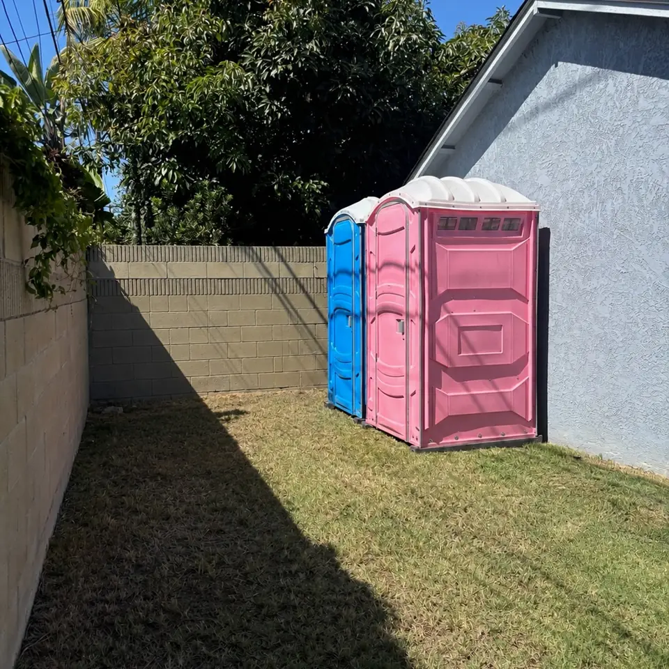 Porta potties placed in a side yard instead of the street
